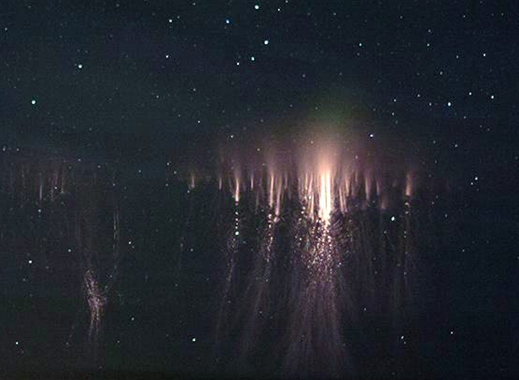 Revelan el origen de los fantasmas, un tipo de eventos luminosos transitorios que se producen en la atmósfera