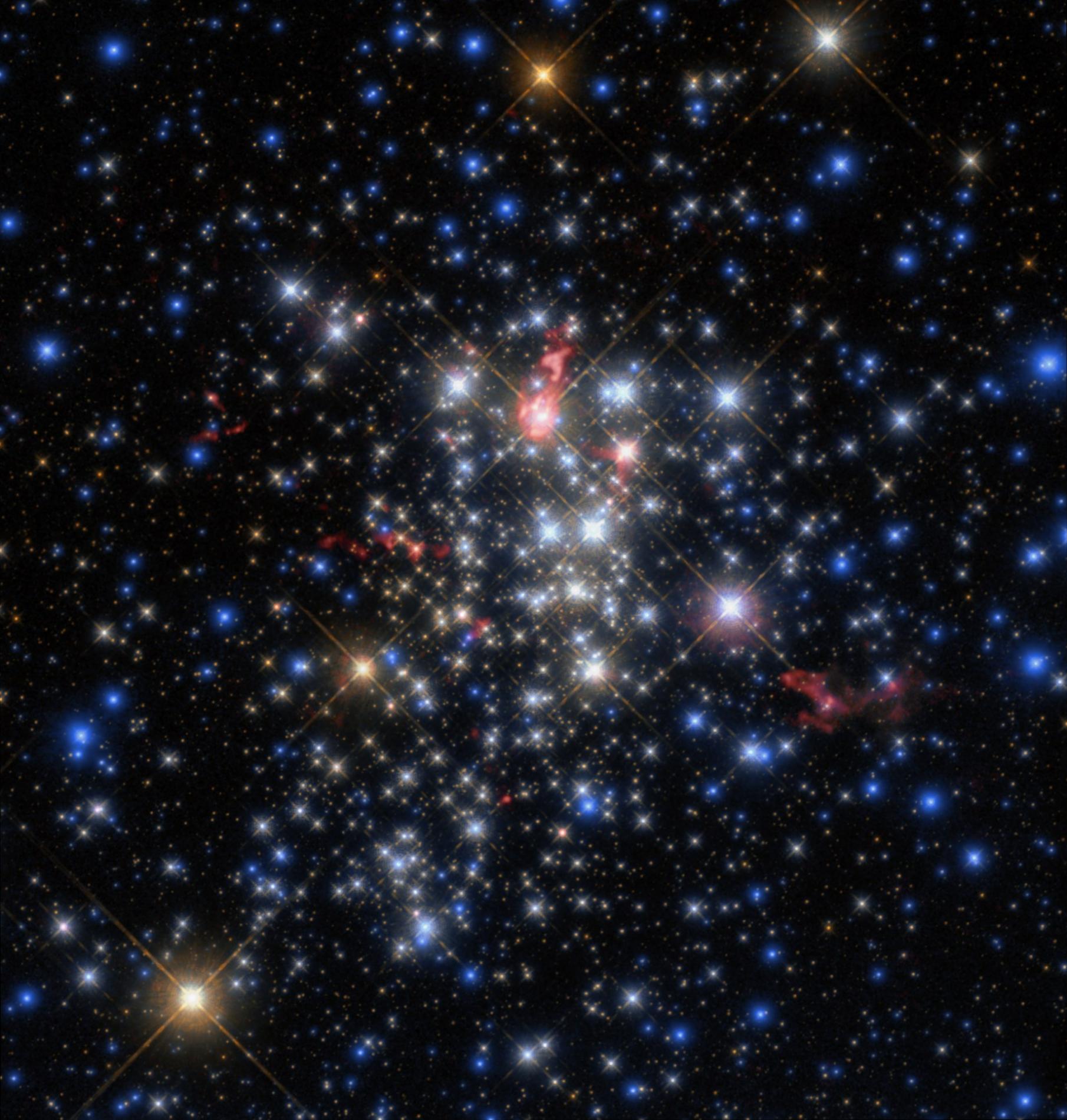 El cúmulo Westerlund 1: un vivero de estrellas gigantes que emerge de las tinieblas | Instituto de Astrofísica de Andalucía - CSIC